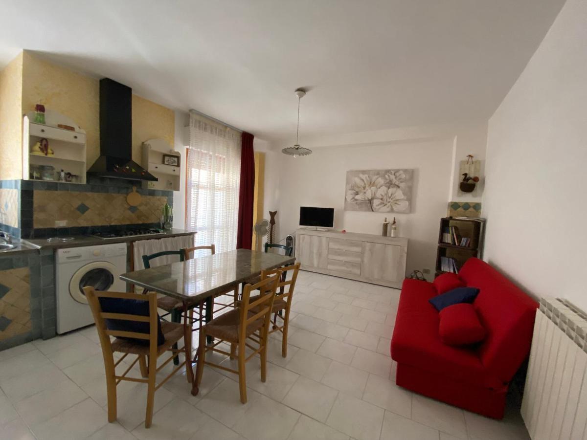 A Casa Di Glo' Apartment Porto Torres Exterior photo